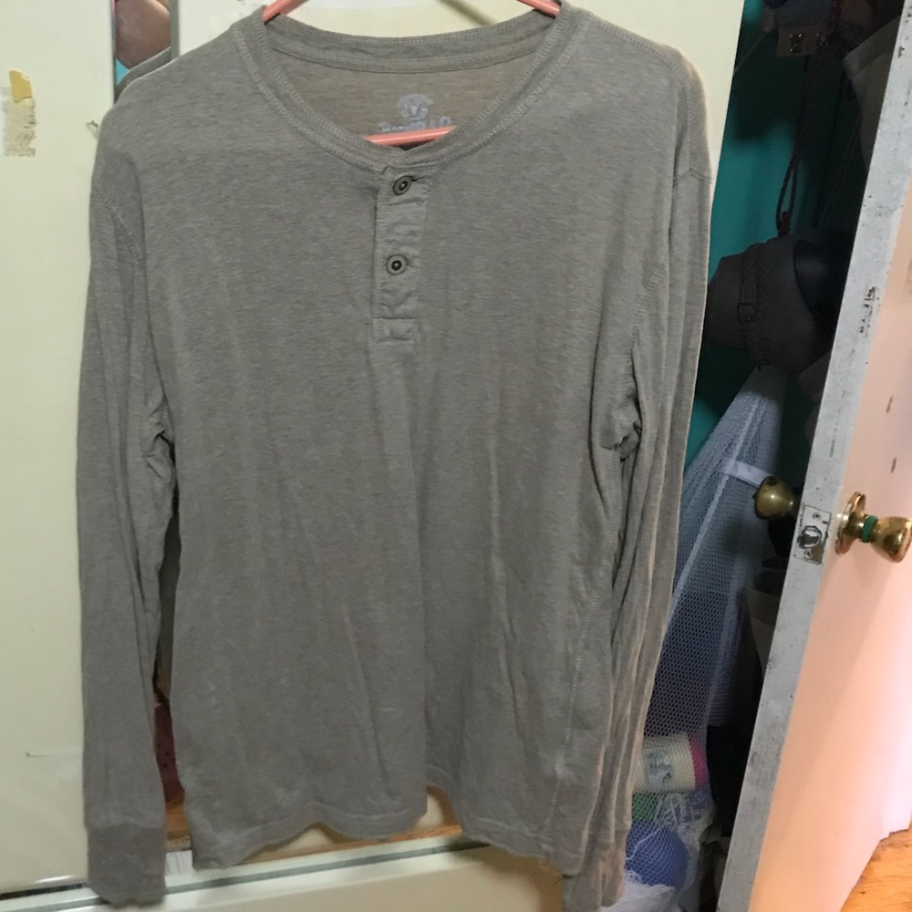 Gray long sleeved t-shirt